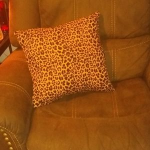 Reversible pillow, cheetah and black & white cross